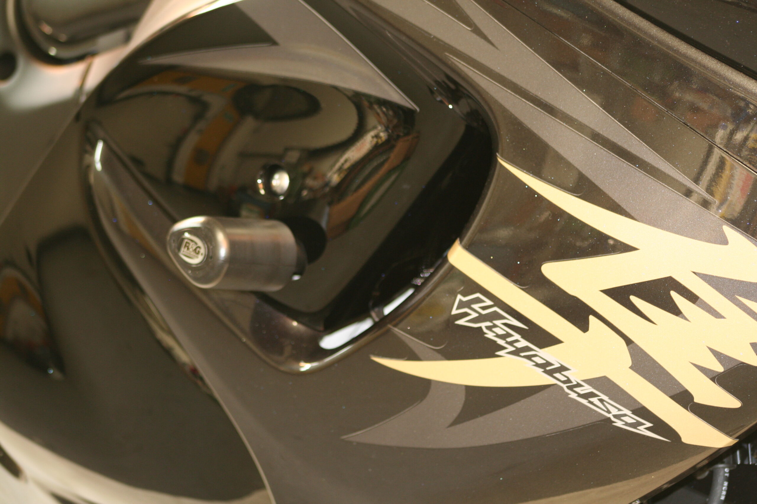 Suzuki GSX1300R Hayabusa 2005 R&G Crash Protectors CP0222BL