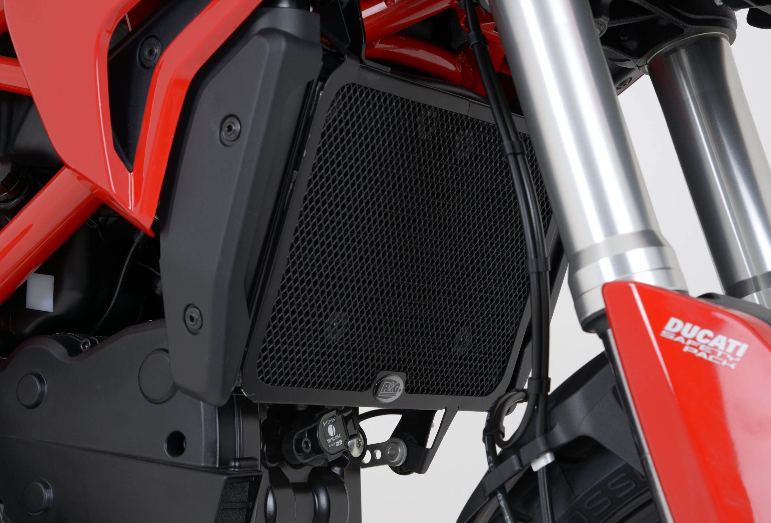Ducati Hyperstrada 939 2016 R&G Radiator Guard (Aluminium) RAD0149BK
