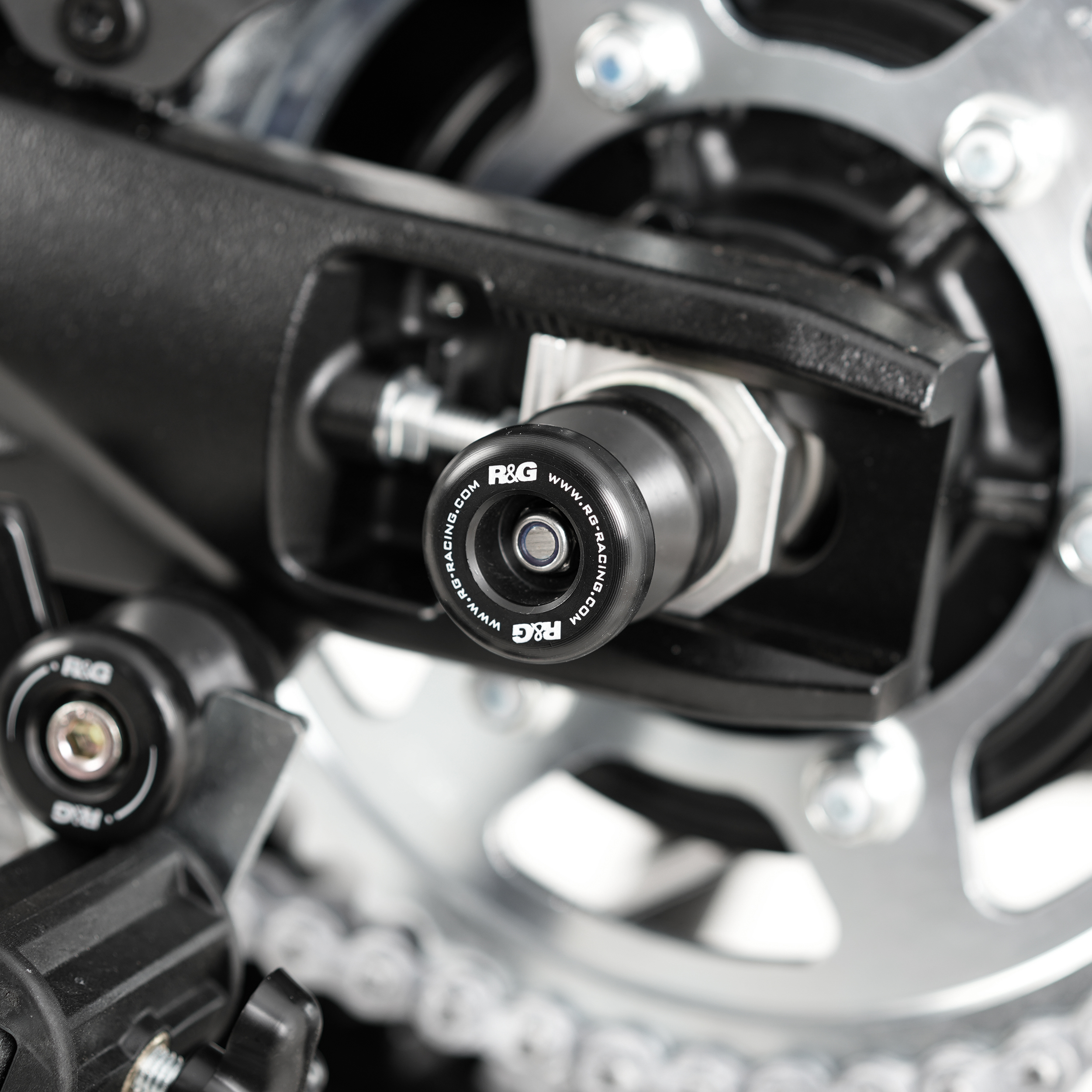 Suzuki V-Strom 800DE 2023 R&G Spindle Sliders SS0068BK
